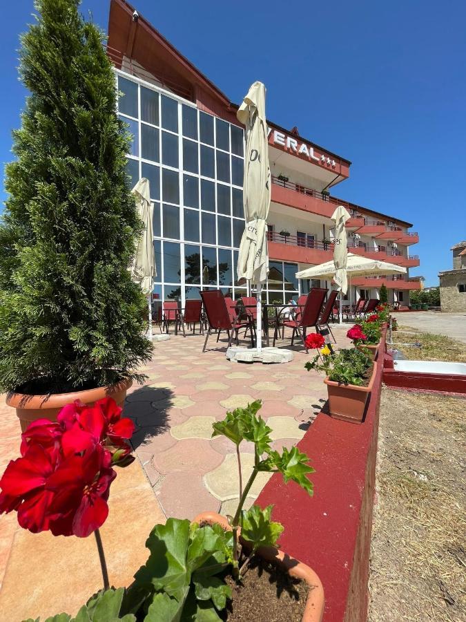 Veral Vedere La Mare Костинешти Экстерьер фото