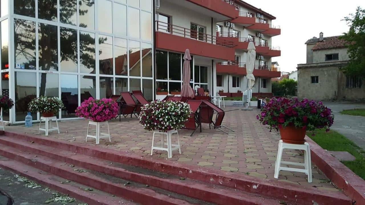 Veral Vedere La Mare Костинешти Экстерьер фото